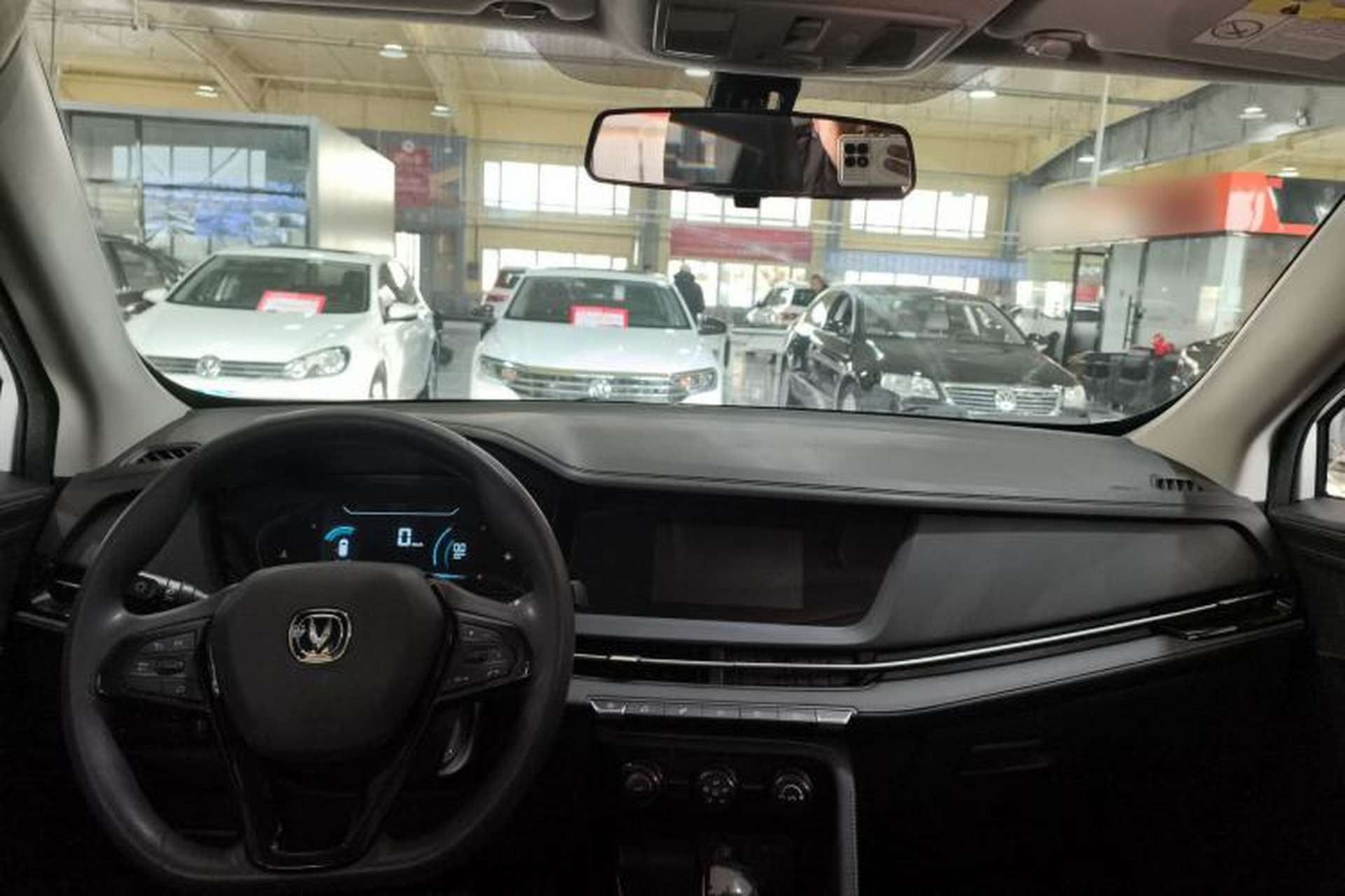 Used CHANGAN CS15 2021 1.5L Automatic Entry-Level Trim Center Console