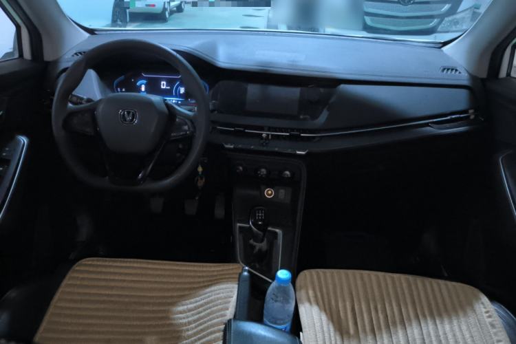 Used CHANGAN CS15 2021 1.5L Manual Entry-Level Trim Center Console