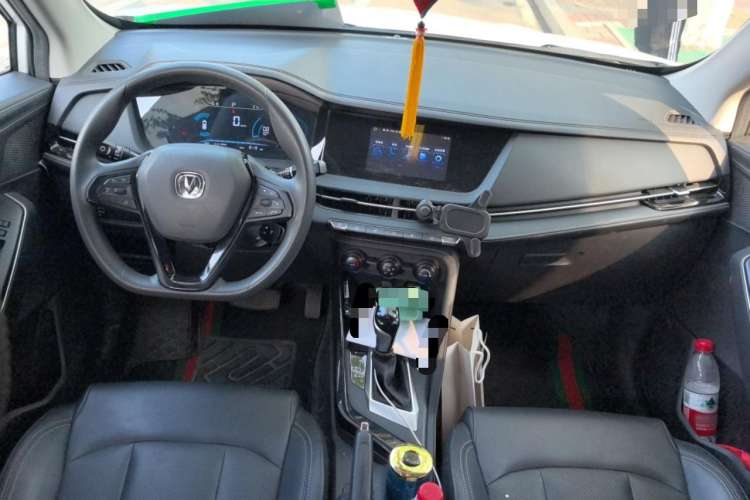 Used CHANGAN CS15 2021 1.5L Automatic Entry-Level Trim Center Console