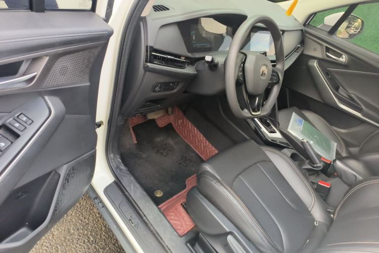Used CHANGAN CS15 2021 1.5L Automatic Entry-Level Trim Driver Seat