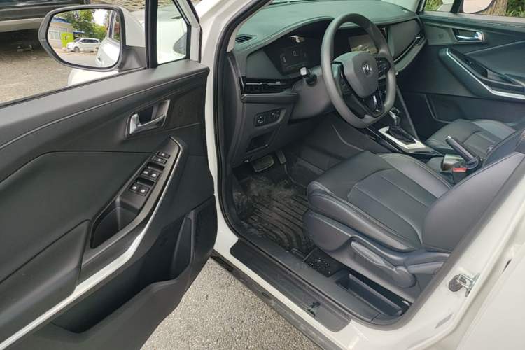 Used CHANGAN CS15 2021 1.5L Automatic Entry-Level Trim Driver Seat