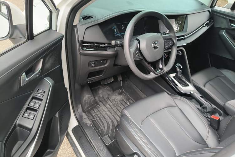 Used CHANGAN CS15 2021 1.5L Automatic Entry-Level Trim Driver Seat