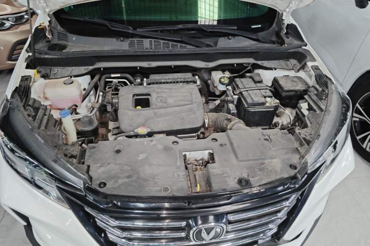 Used CHANGAN CS15 2021 1.5L Automatic Entry-Level Trim Engine Bay