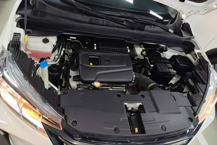 Used CHANGAN CS15 2021 1.5L Manual Entry-Level Trim Engine Bay