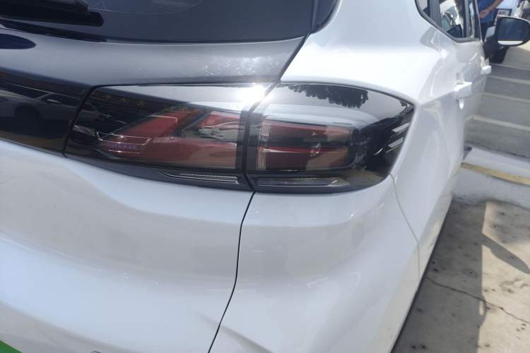 Used CHANGAN CS15 2021 1.5L Manual Entry-Level Trim Exterior 3