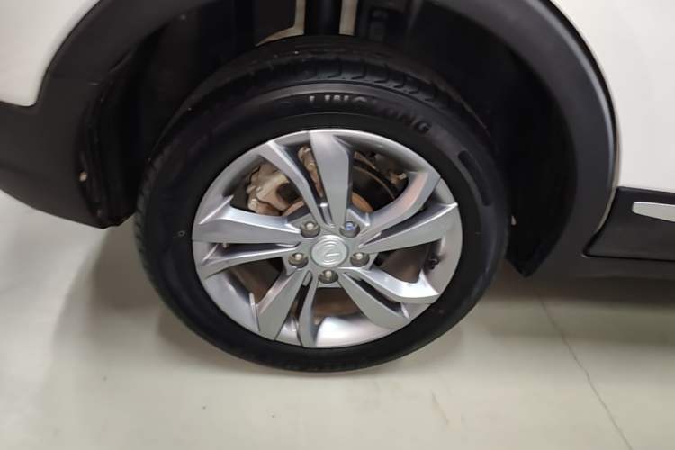 Used CHANGAN CS15 2021 1.5L Manual Entry-Level Trim Exterior 5