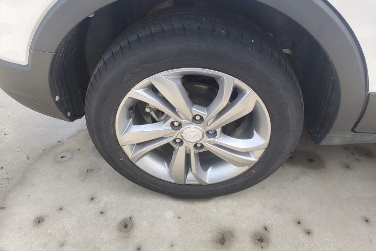 Used CHANGAN CS15 2021 1.5L Manual Entry-Level Trim Exterior 5