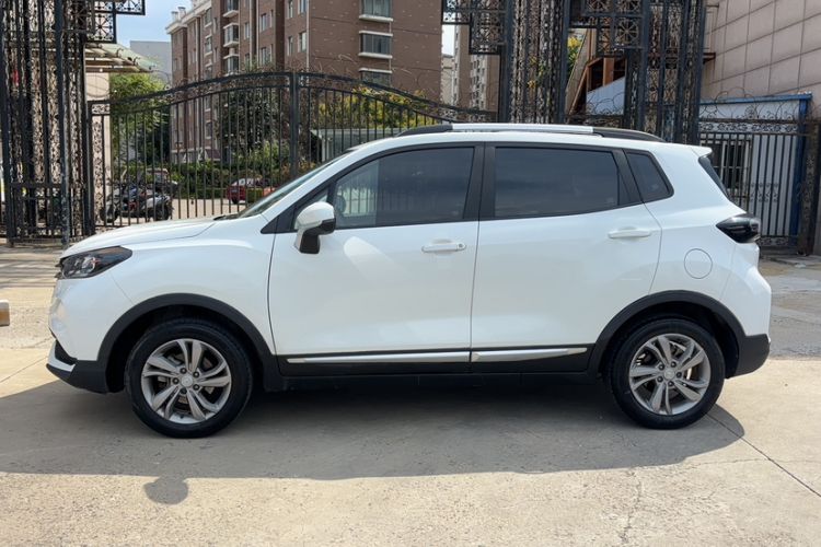 Used CHANGAN CS15 2021 1.5L Automatic Entry-Level Trim Exterior 6