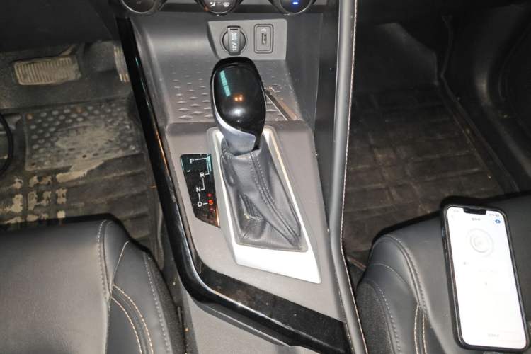 Used CHANGAN CS15 2021 1.5L Automatic Entry-Level Trim Gear Lever