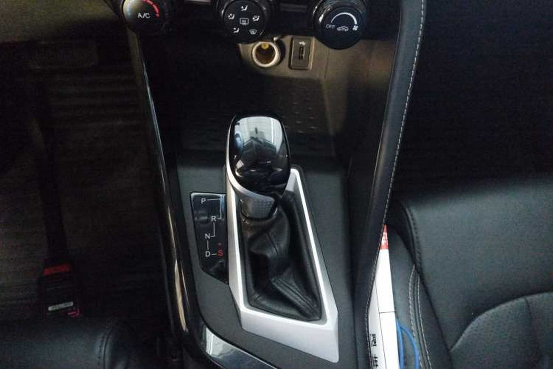 Used CHANGAN CS15 2021 1.5L Automatic Entry-Level Trim Gear Lever