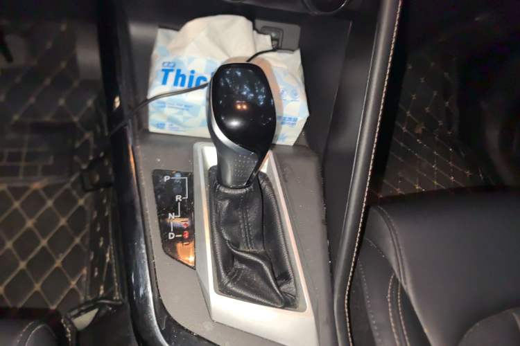 Used CHANGAN CS15 2021 1.5L Automatic Entry-Level Trim Gear Lever