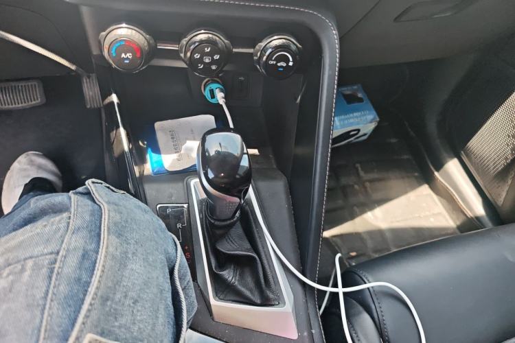 Used CHANGAN CS15 2021 1.5L Automatic Entry-Level Trim Gear Lever