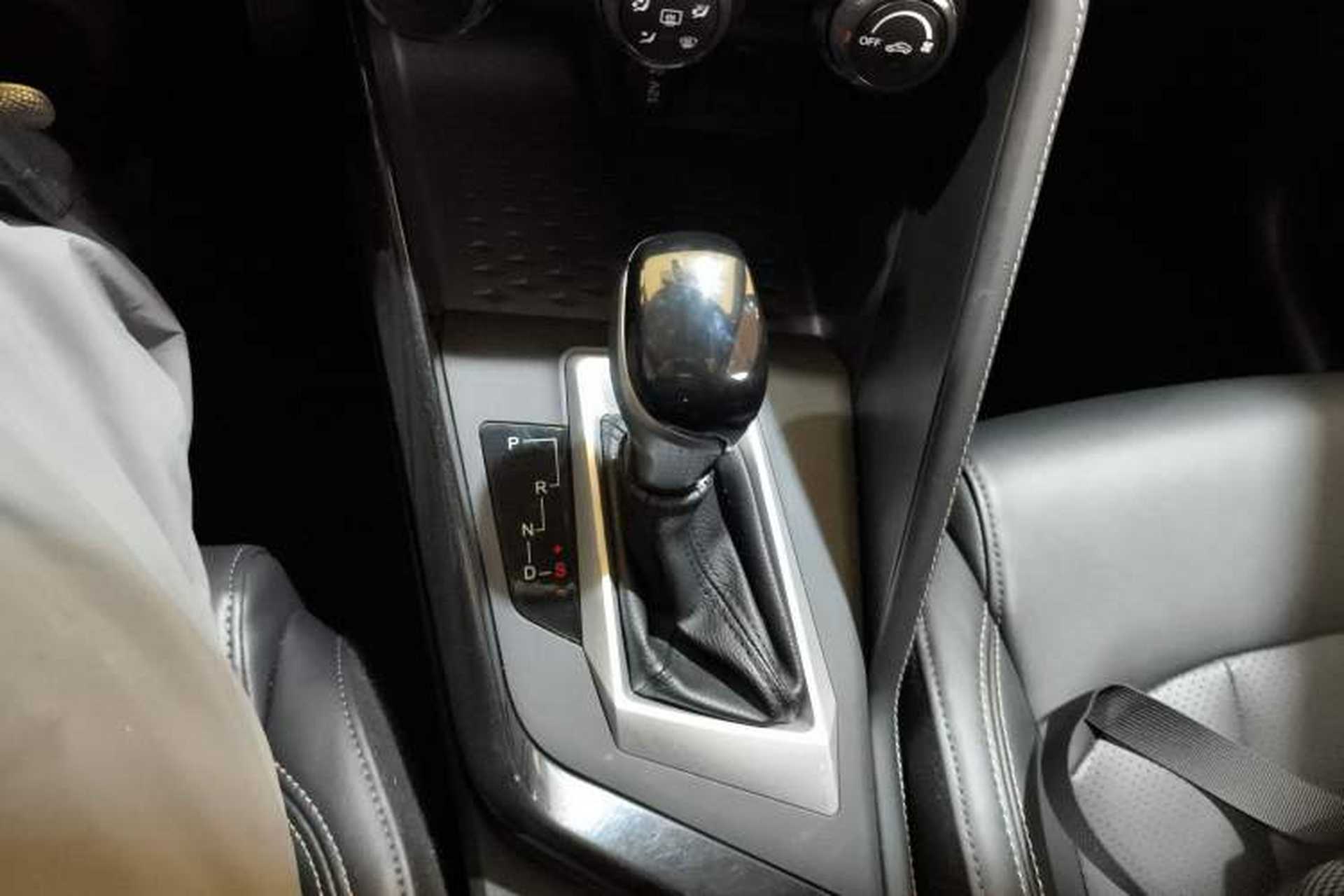Used CHANGAN CS15 2021 1.5L Automatic Entry-Level Trim Gear Lever
