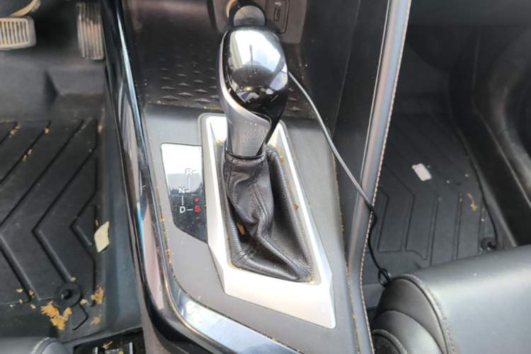Used CHANGAN CS15 2021 1.5L Automatic Entry-Level Trim Gear Lever