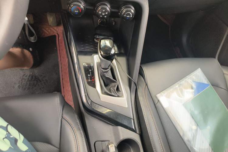Used CHANGAN CS15 2021 1.5L Automatic Entry-Level Trim Gear Lever