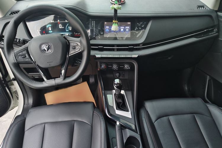 Used CHANGAN CS15 2021 1.5L Automatic Entry-Level Trim Interior 1