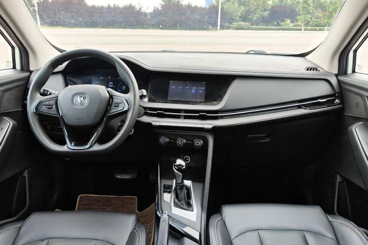 Used CHANGAN CS15 2021 1.5L Automatic Entry-Level Trim Interior 1