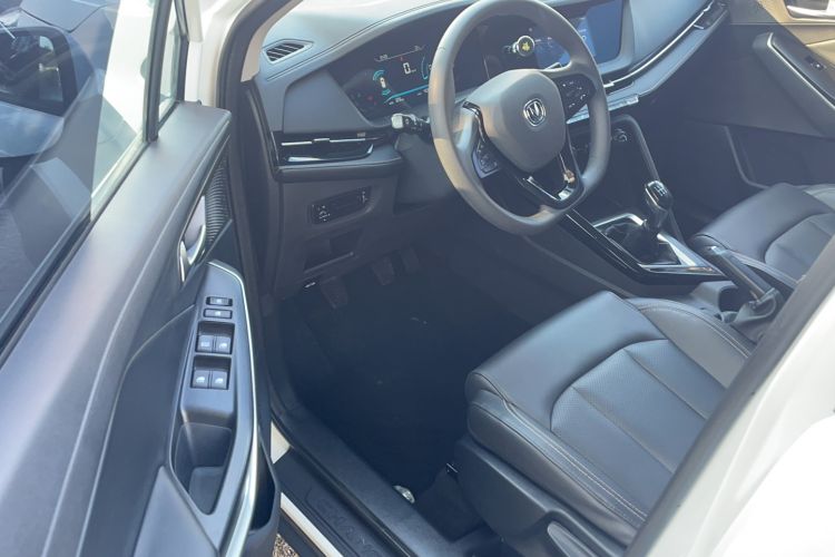 Used CHANGAN CS15 2021 1.5L Manual Entry-Level Trim Interior 2
