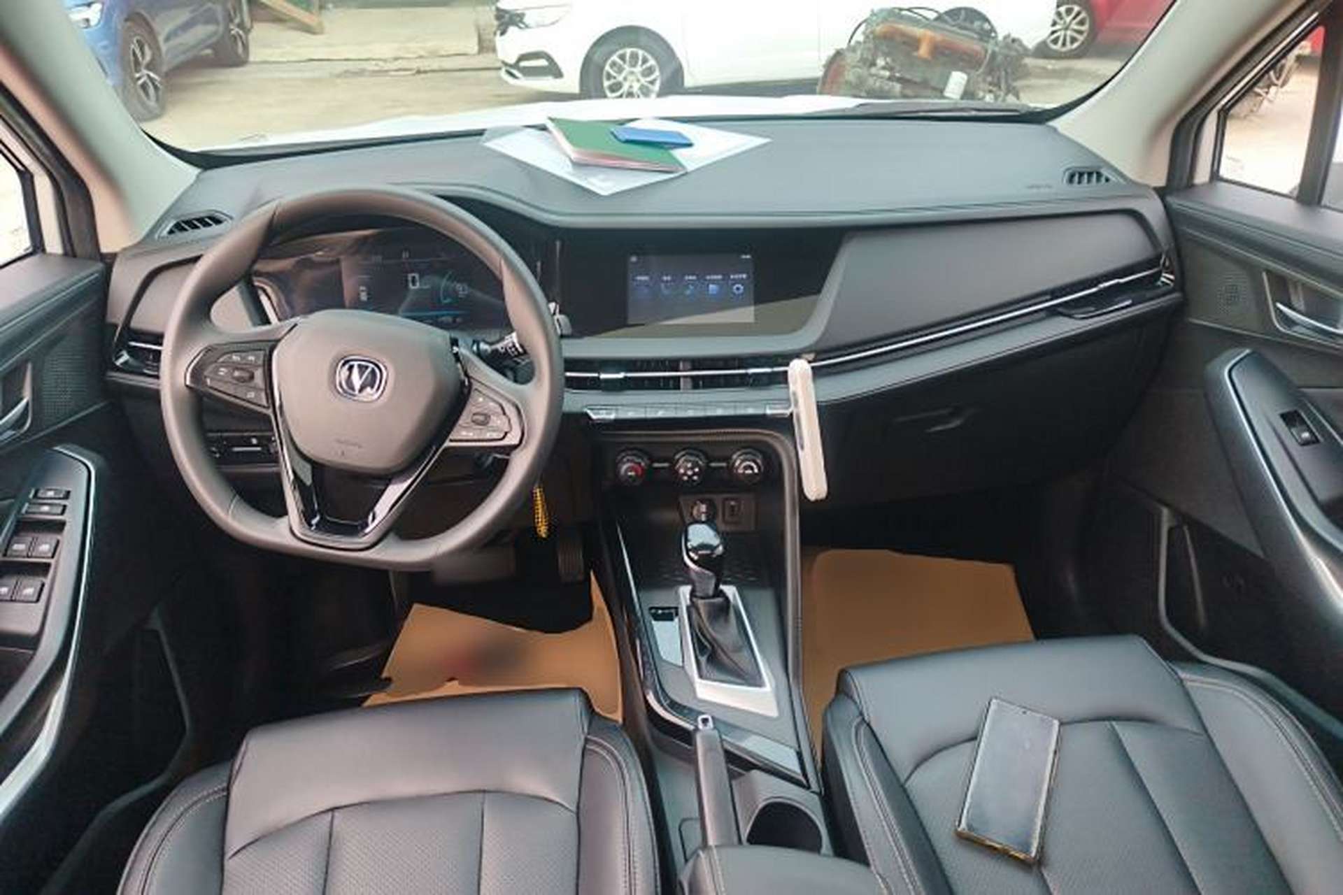 Used CHANGAN CS15 2021 1.5L Automatic Entry-Level Trim Interior 2