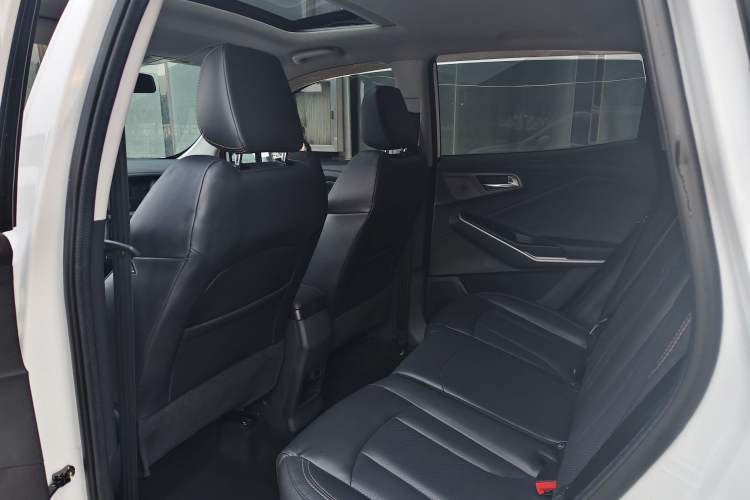 Used CHANGAN CS15 2021 1.5L Automatic Entry-Level Trim Interior 3