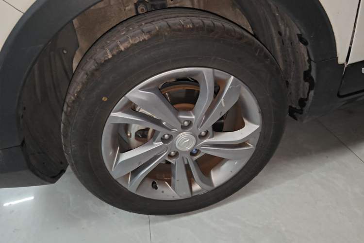 Used CHANGAN CS15 2021 1.5L Automatic Entry-Level Trim Left Front Wheel Hub
