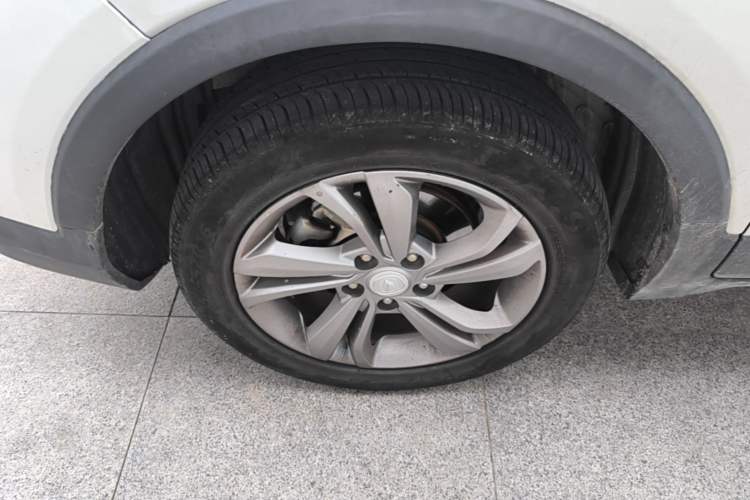 Used CHANGAN CS15 2021 1.5L Automatic Entry-Level Trim Left Front Wheel Hub