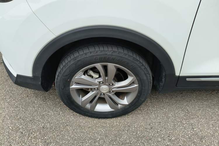 Used CHANGAN CS15 2021 1.5L Automatic Entry-Level Trim Left Front Wheel Hub