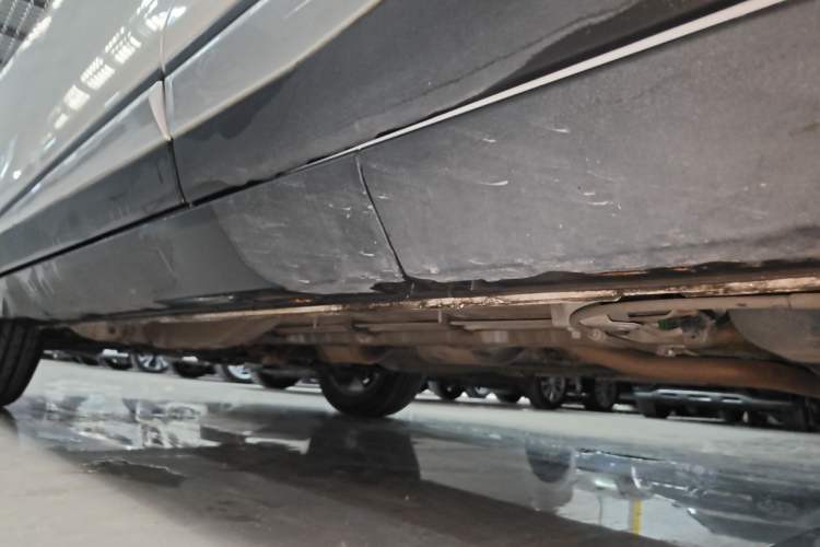 Used CHANGAN CS15 2021 1.5L Automatic Entry-Level Trim Left Side Sill