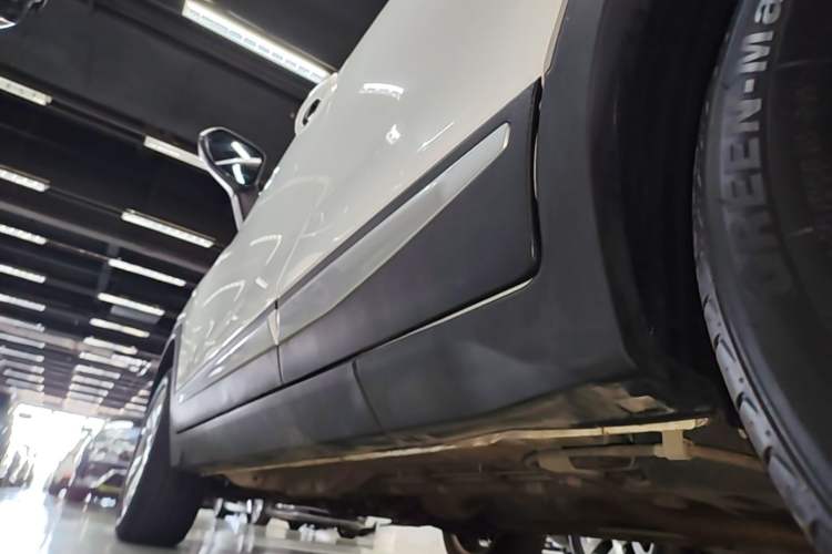 Used CHANGAN CS15 2021 1.5L Manual Entry-Level Trim Left Side Sill