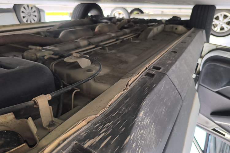 Used CHANGAN CS15 2021 1.5L Automatic Entry-Level Trim Left Side Sill