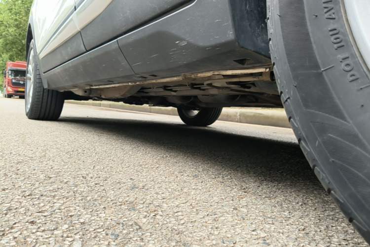Used CHANGAN CS15 2021 1.5L Automatic Entry-Level Trim Left Side Sill