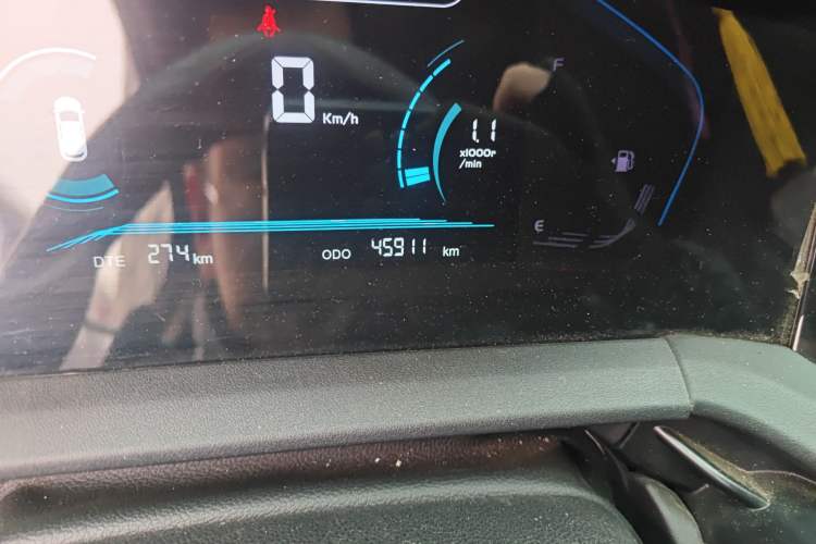 Used CHANGAN CS15 2021 1.5L Manual Entry-Level Trim Odometer Close Up