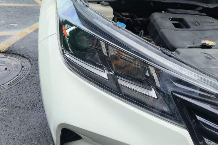 Used CHANGAN CS15 2021 1.5L Automatic Entry-Level Trim Right Front Headlight
