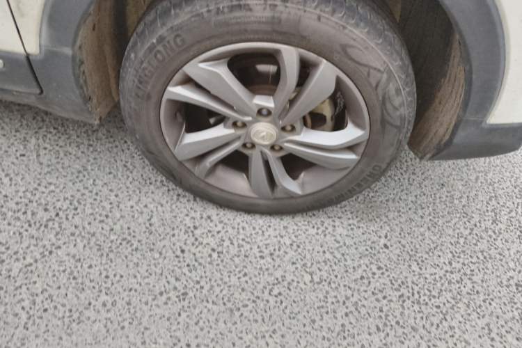 Used CHANGAN CS15 2021 1.5L Manual Entry-Level Trim Right Front Wheel Hub