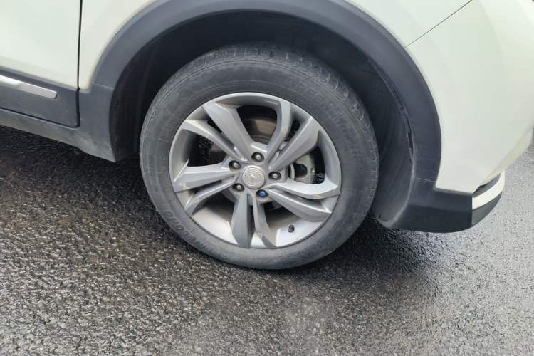 Used CHANGAN CS15 2021 1.5L Automatic Entry-Level Trim Right Front Wheel Hub