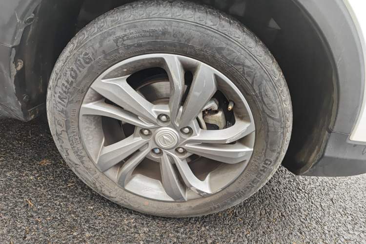Used CHANGAN CS15 2021 1.5L Manual Entry-Level Trim Right Front Wheel Hub
