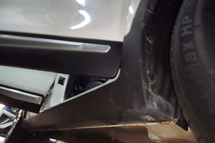 Used CHANGAN CS15 2021 1.5L Manual Entry-Level Trim Right Side Sill