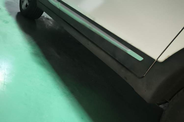 Used CHANGAN CS15 2021 1.5L Manual Entry-Level Trim Right Side Sill