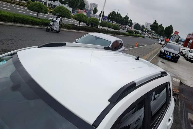 Used CHANGAN CS15 2021 1.5L Manual Entry-Level Trim Roof