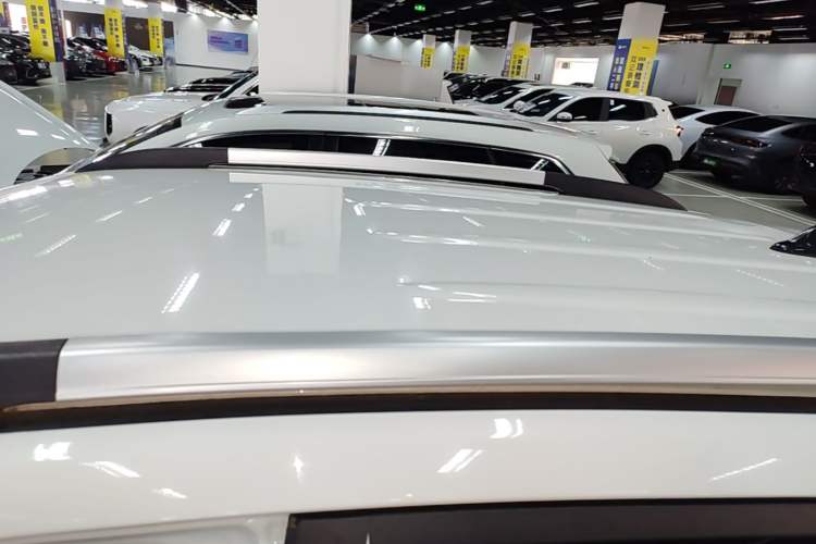 Used CHANGAN CS15 2021 1.5L Manual Entry-Level Trim Roof