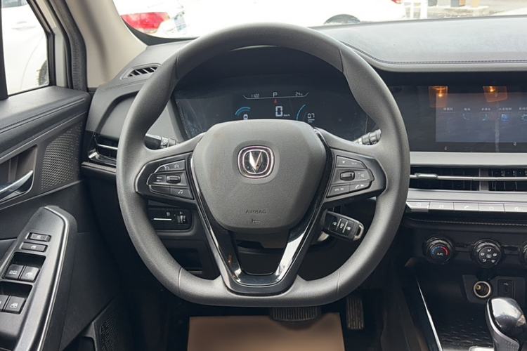Used CHANGAN CS15 2021 1.5L Automatic Entry-Level Trim Steering Wheel