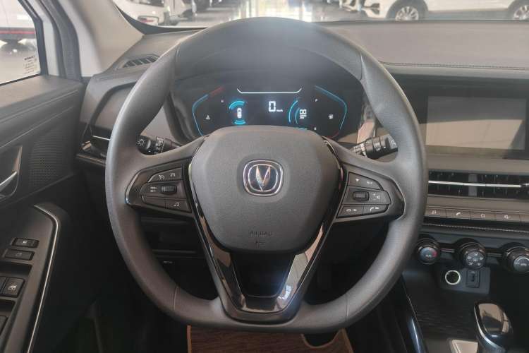 Used CHANGAN CS15 2021 1.5L Automatic Entry-Level Trim Steering Wheel