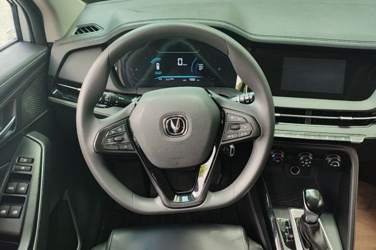 Used CHANGAN CS15 2021 1.5L Automatic Entry-Level Trim Steering Wheel