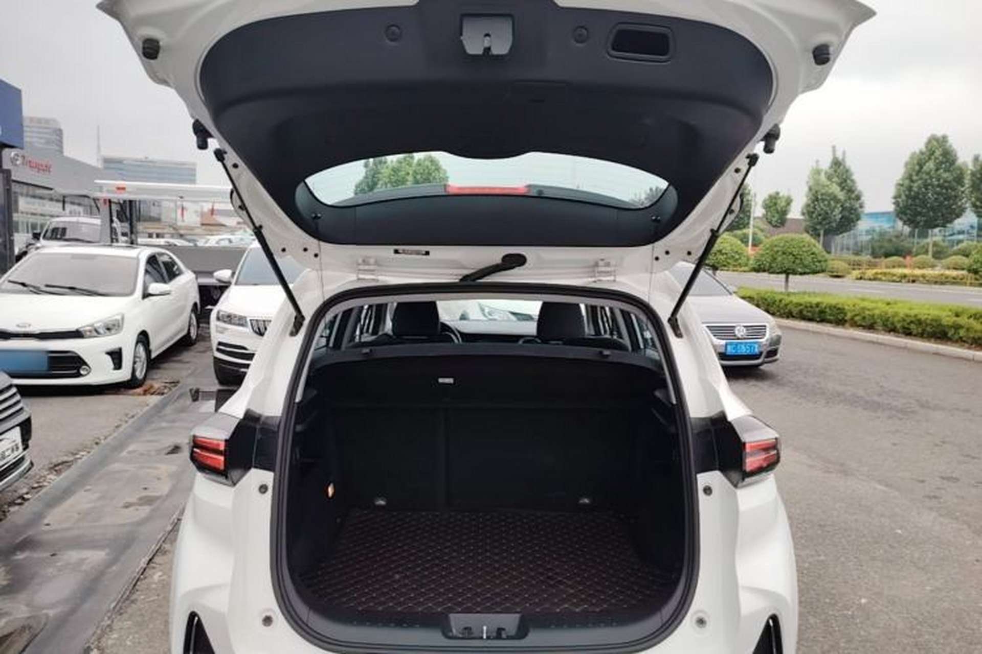 Used CHANGAN CS15 2021 1.5L Manual Entry-Level Trim Trunk