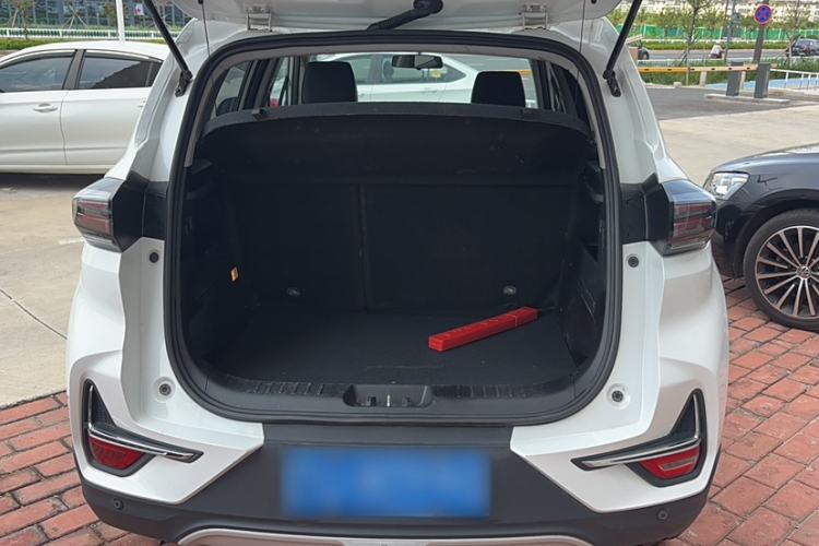 Used CHANGAN CS15 2021 1.5L Automatic Entry-Level Trim Trunk