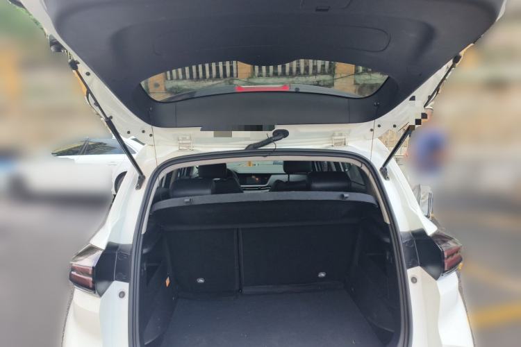 Used CHANGAN CS15 2021 1.5L Automatic Entry-Level Trim Trunk