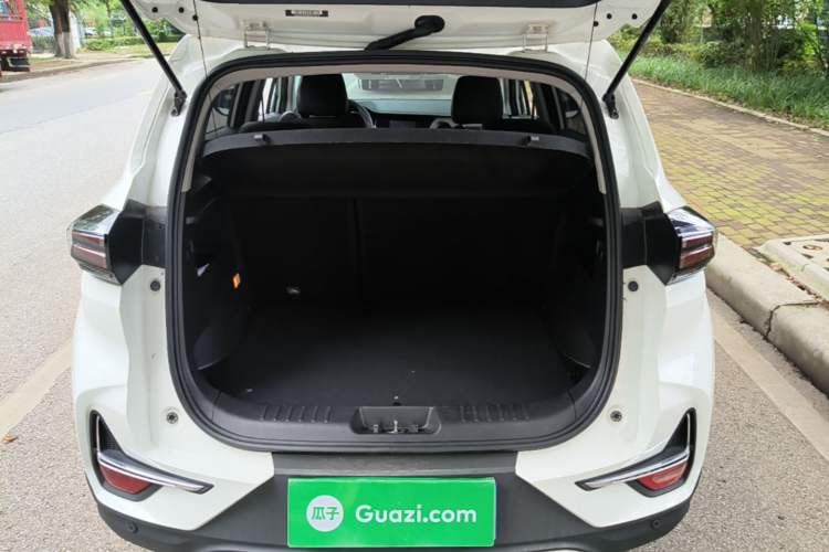 Used CHANGAN CS15 2021 1.5L Automatic Entry-Level Trim Trunk