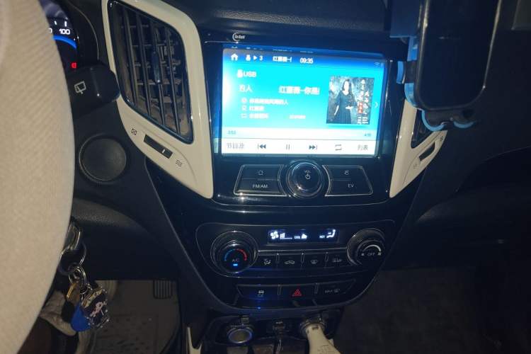 Used CHANGAN CS15EV 2018 350i Audio And AC Panel