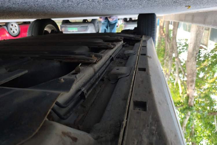 Used CHANGAN CS15EV 2018 350i Chassis Front Right