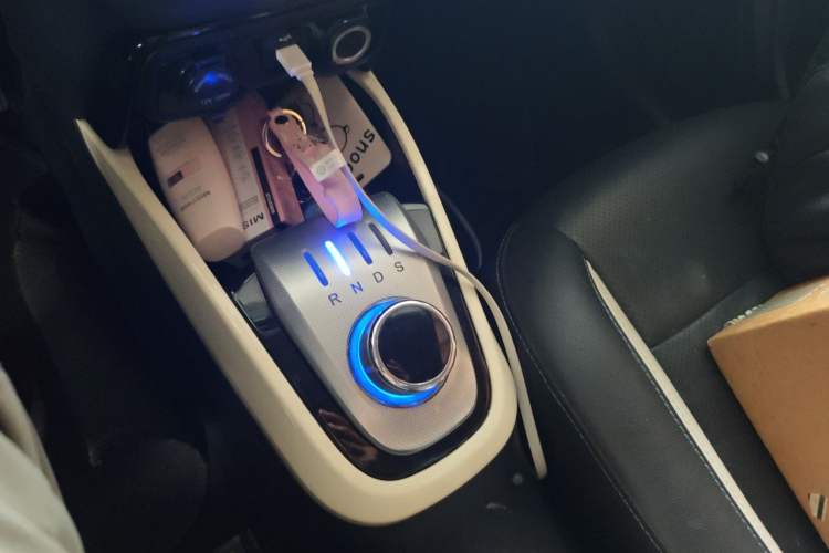 Used CHANGAN CS15EV 2018 350i Gear Lever